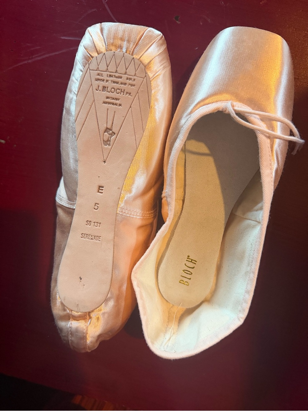 Point Shoes - Picture 4 of 5